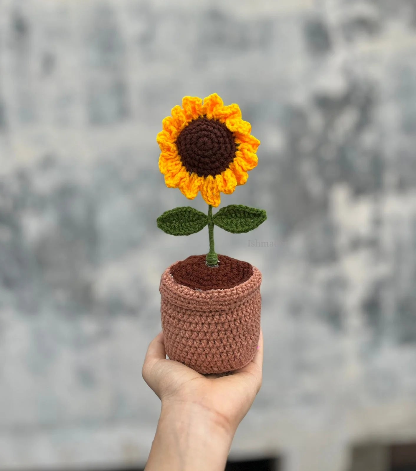 Crochet sunflower pot