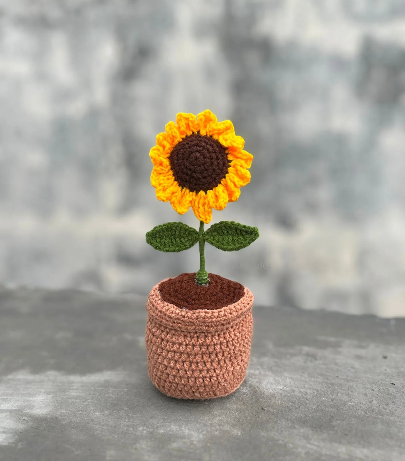 Crochet sunflower pot