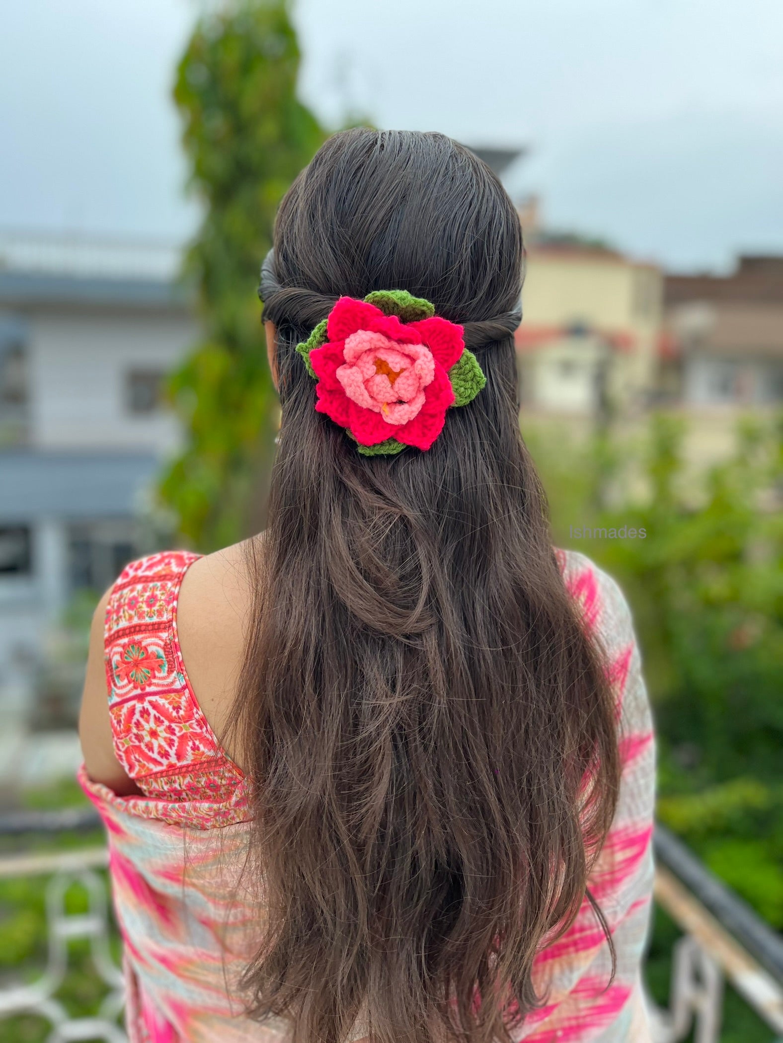 Crochet lotus hairclip